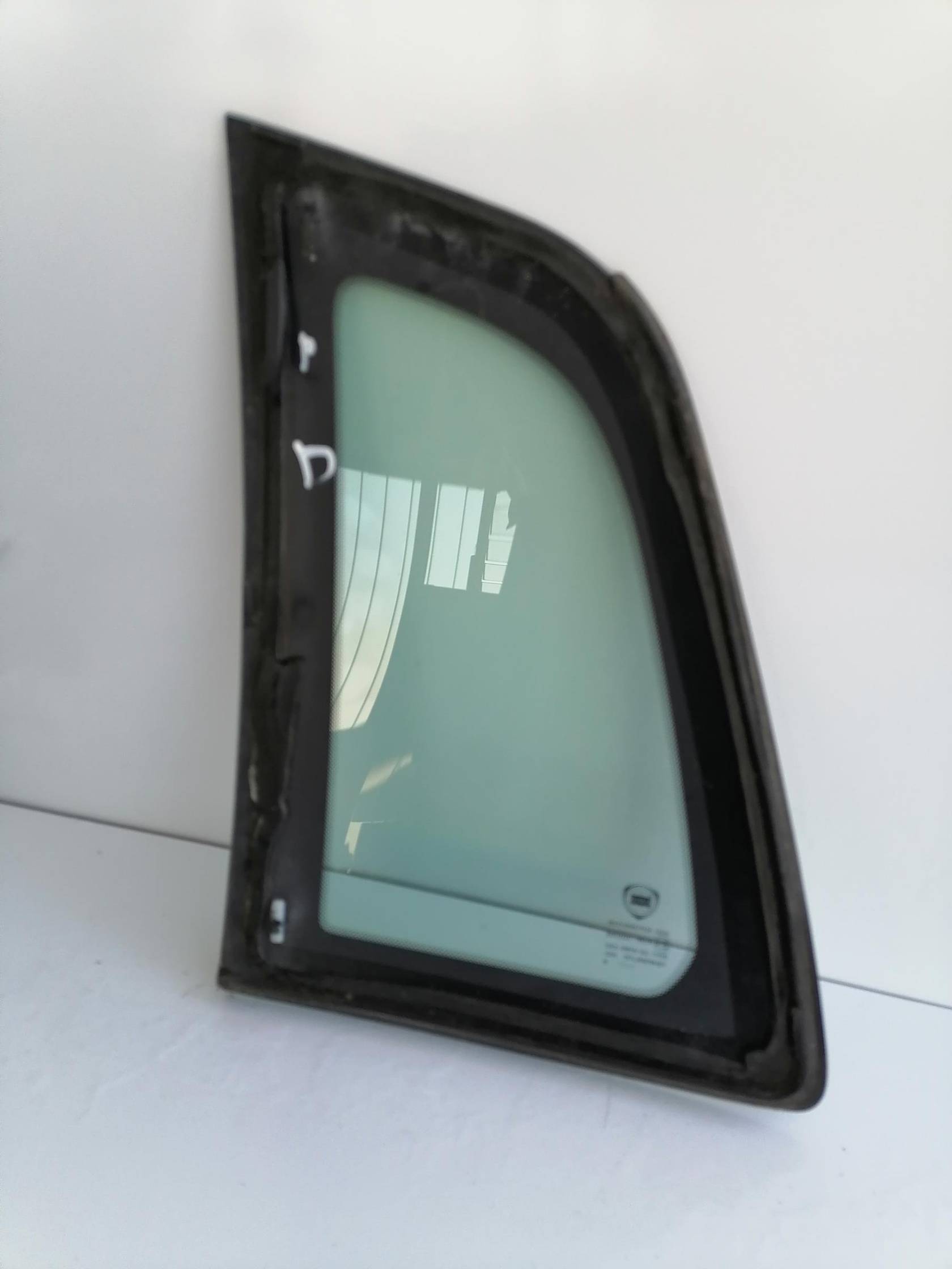 Fisso atermico parafango post. dx.